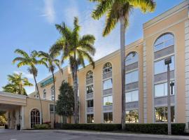 La Quinta Inn & Suites by Wyndham Sunrise，位于黎明城的酒店