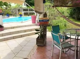 Studio avec piscine partagee jardin clos et wifi a Les Abymes