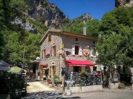 Le Moulin De La Pipe - Logis Hotel Restaurant，位于Plan-de-Baix的酒店