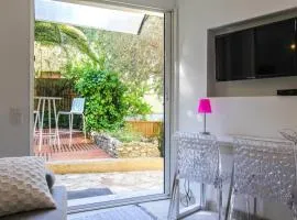 Appartement lumineux avec terrasse jardin et accès piscine