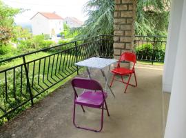 Maison de 4 chambres avec jardin clos et wifi a Charnay les Macon，位于查内勒斯梅肯的度假屋