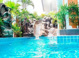 JOOPLAND Luxury Pool Villa Pattaya Walking Street 6 Bedrooms，位于南芭堤雅的豪华酒店