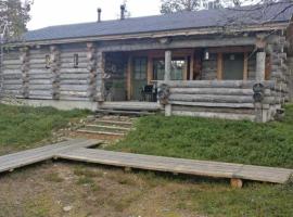 Kuukkeli Log Houses Villa Aurora "Pupula"，位于萨利色尔卡的酒店