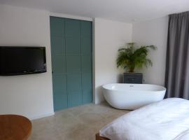 Huize Triangel - Wellness studio met sauna，位于Noordwolde的公寓