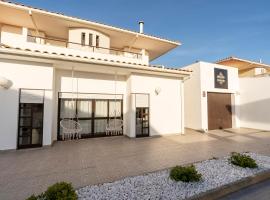 Ericeira Paradise House&Suites，位于埃里塞拉的酒店