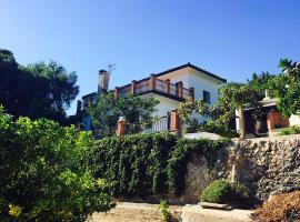 7 bedrooms house with private pool and enclosed garden at Tortosa，位于托尔托萨的宠物友好酒店