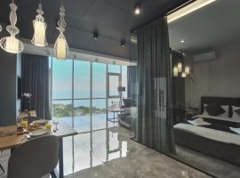 Gagarin Plaza Luxury Sea View Apartments，位于敖德萨伊比萨海滩附近的酒店