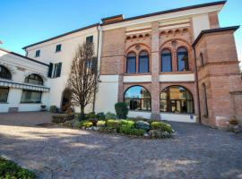 欧雷布中心圣玛丽亚德尔阿尔科度假屋，位于Cazzago San Martino的别墅