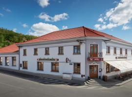 Restaurace Hotel Praha，位于Nižbor的酒店
