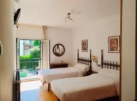 皮里内奥斯梅里兹旅舍