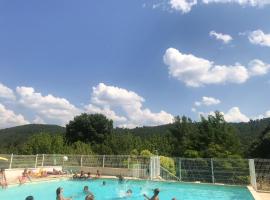 Maison d'une chambre avec piscine partagee et jardin clos a Saint Martin de Bromes，位于Saint-Martin-de-Brômes的酒店