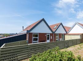6 person holiday home in Hvide Sande，位于比耶勒高的酒店