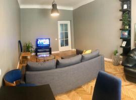 New comfortable apartment nearby promenade in 5 minutes from Old town of Riga.，位于里加Riga Passenger Terminal附近的酒店