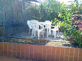 Maison de 2 chambres avec jardin clos a Basse Terre，位于巴斯特尔的酒店