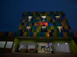 T-ONE HOTEL，位于Tanjungjohor贾姆比机场 - DJB附近的酒店