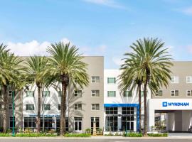 Wyndham Anaheim，位于安纳海姆阿纳海姆走廊附近的酒店