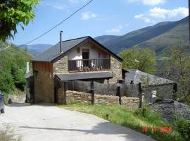 Spacious Apartment in Odollo, Mountain View, 150 sqm, Fireplace，位于Odollo的酒店