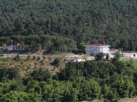 Koc Termal Tesisleri，位于Sarıot的酒店