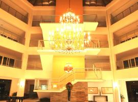 希兹潘塔纳尔酒店，位于大瓦尔泽亚的带泳池的酒店