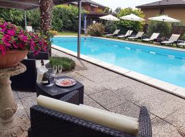 Apartment Lake Maggiore - Gelsomino，位于下麦克加诺的酒店