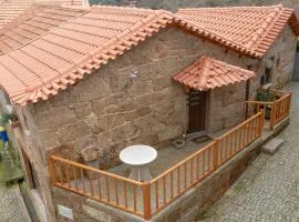 Casa Largo S Lourenço e Casa da Videira