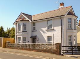 Carriers Cottage, Isle of Wight，位于尚克林的乡村别墅