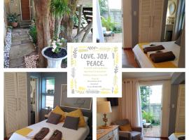 Love Joy Peace Cottage，位于比勒陀利亚Japanese Embassy附近的酒店