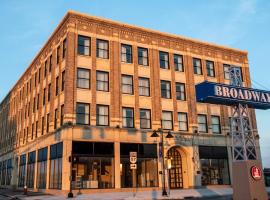 Ariel Broadway Hotel，位于Lorain的酒店