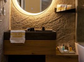 Hotel SNOW CHILL，位于里苏尔的酒店