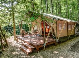 Glamping Safari - Africa House，位于兹林的豪华帐篷