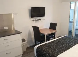 湖上廉价汽车旅馆