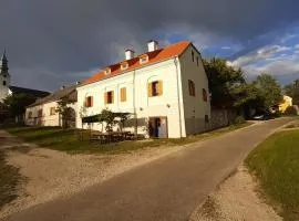 Köveskál Panzió，位于克韦什卡尔的度假短租房
