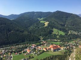 Hotel im Stift Neuberg，位于Neuberg an der Mürz的酒店