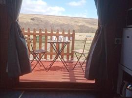 Wee Hoose Glamping 3，位于Kinbrace的露营地