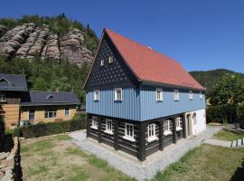 Oberlausitzer Ferienhaus Gebirgshäusl Oybin，位于奥伊宾的酒店