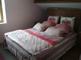 Daphrose chambre，位于Lachau的酒店