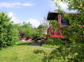 Les Roulottes et Cabanes du Livradois，位于Cunlhat的酒店