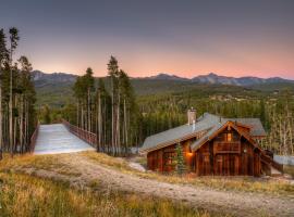 Alpine Meadows Chalet 2 Silver Star，位于大天空市的酒店