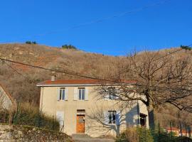 En pleine montagne，位于莫科斯吉拉博特的酒店