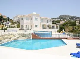 Tala Luxury apartments with pool by Raise