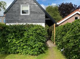 Tiny House De Oude Berg，位于卑尔根的小屋