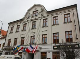 Hotel Grand Nymburk，位于宁布尔克的酒店