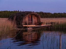 Bebru māja - Beaver house，位于乌斯马的船屋