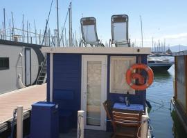 HouseBoat Cagliari，位于卡利亚里的船屋