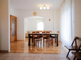 Apartment Šverko，位于卡斯塔夫的酒店