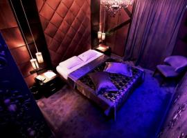 THE CRYSTAL BLUE XAIDARI HOTEL，位于Skaramangás的酒店