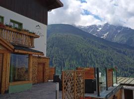 Hotel Riva Sport & Wellness，位于Vione的酒店