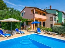 Villa Margerita with private pool, yard and parking