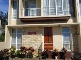 Villa Gumilang