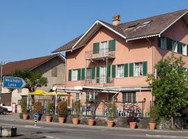 Hotel Hippel Krone，位于Kerzers的酒店
